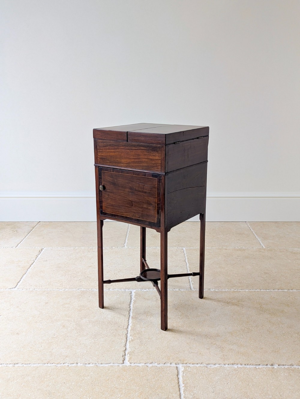 Antique Georgian Mahogany Gentleman’s Bedside Washstand c.1800