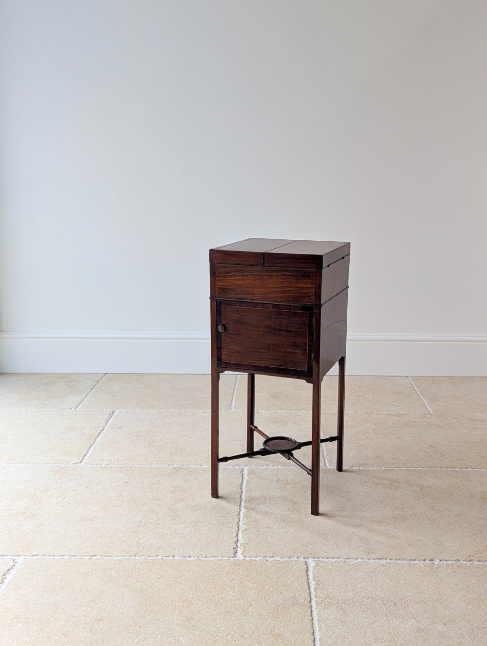 Antique Georgian Mahogany Gentleman’s Bedside Washstand c.1800 View V
