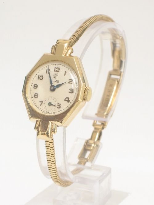 fig 1. BEAUTIFUL SOLID 9CT LADIES ROLEX TUDOR WATCH c1951