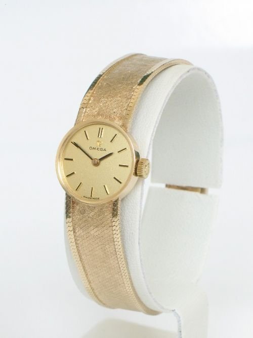 Beautiful Ladies Solid 9ct Gold Omega Coctail Watch C1960