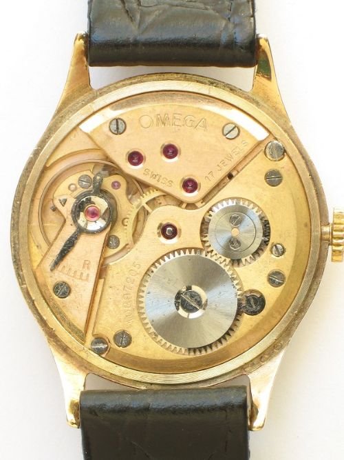 fig 3. SUPERB SOLID 9CT GOLD OMEGA CALIBRE 28 MENS WATCH c1947
