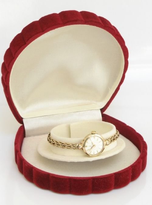 fig 4. STUNNING SOLID 9ct GOLD OMEGA LADIES WATCH C1958
