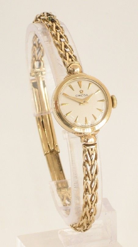 fig 1. STUNNING SOLID 9ct GOLD OMEGA LADIES WATCH C1958