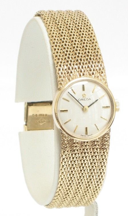 Stunning Solid 9ct Gold Ladies Omega Cocktail Watch