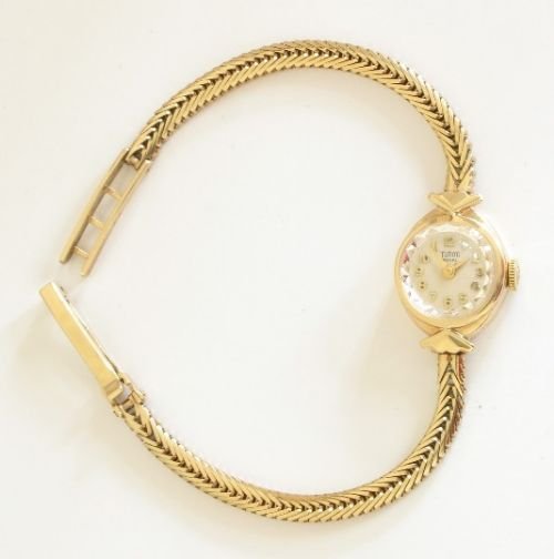 fig 2. EXQUISITE SOLID 9CT GOLD LADIES ROLEX TUDOR ROYAL COCTAIL WATCH C1960