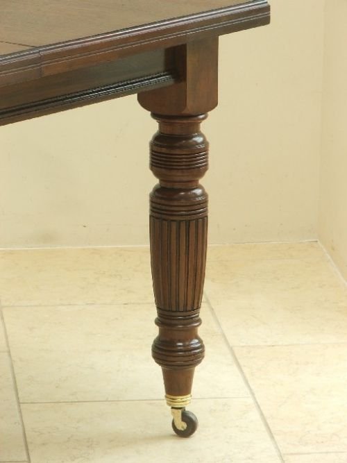 fig 2. BEAUTIFUL ANTIQUE VICTORIAN WALNUT EXTENDING DINING TABLE C1890