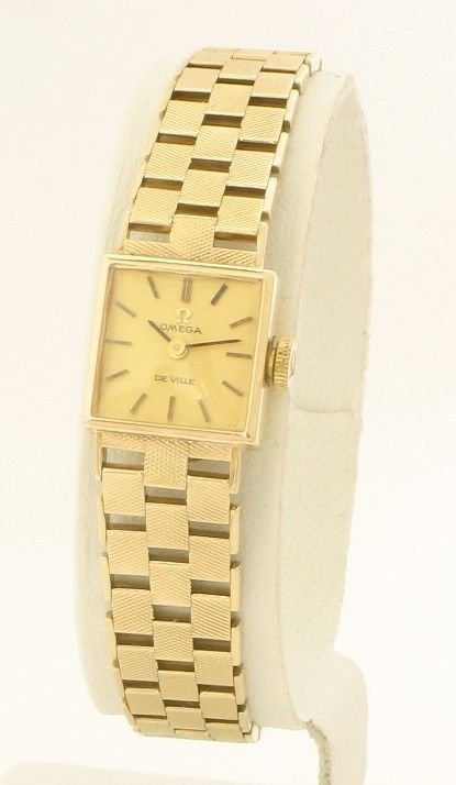 Exquisite Solid 9ct Gold Ladies Omega Deville Wristwatch