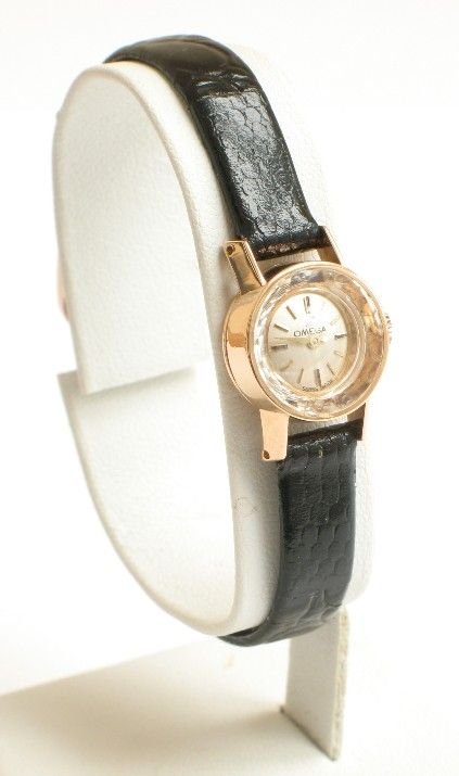 fig 1. EXQUISITE SOLID 18CT ROSE GOLD OMEGA LADIES ART DECO COCKTAIL WATCH C1960