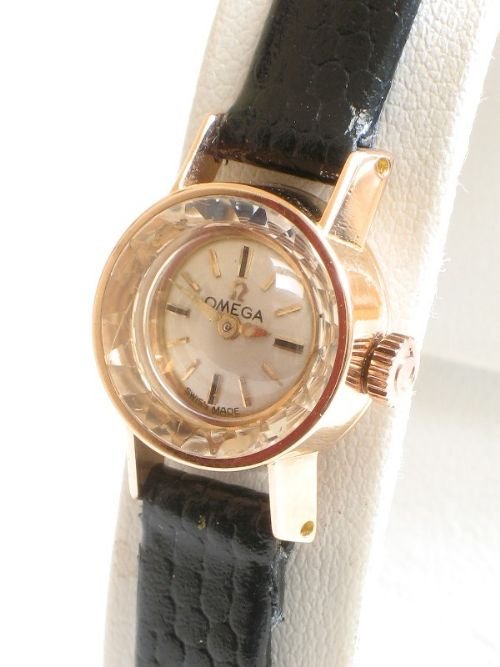 Exquisite Solid 18ct Rose Gold Omega Ladies Art Deco Cocktail Watch C1960