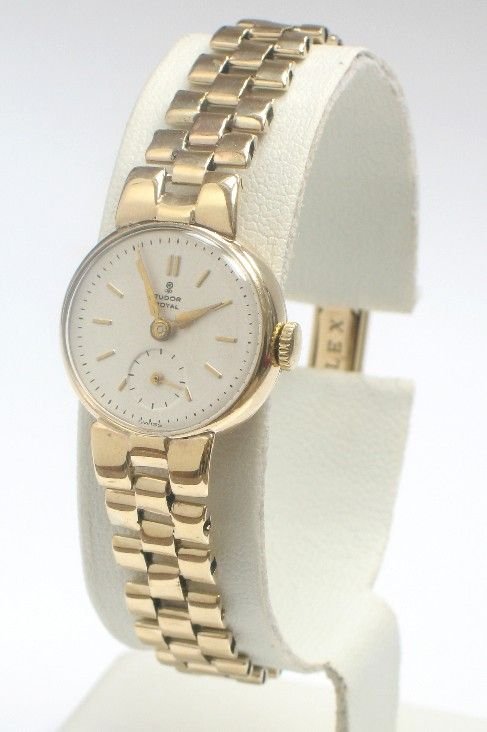 fig 1. EXQUISITE SOLID 9CT GOLD LADIES ROLEX TUDOR ROYAL WRISTWATCH C1960