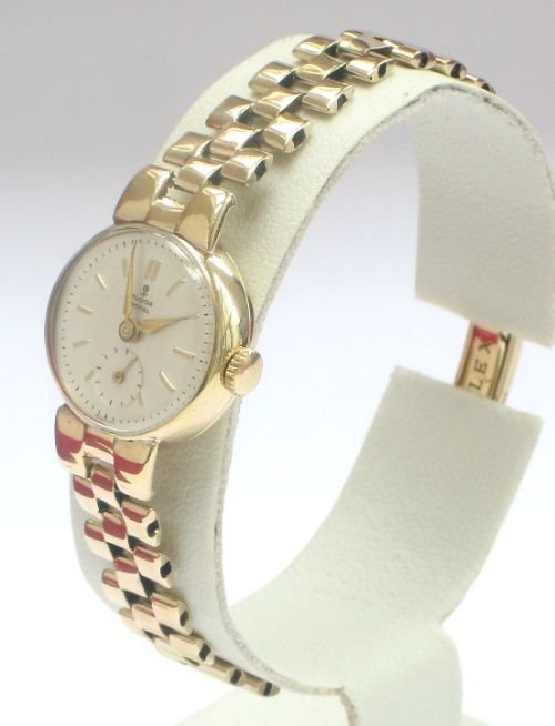 fig 2. EXQUISITE SOLID 9CT GOLD LADIES ROLEX TUDOR ROYAL WRISTWATCH C1960