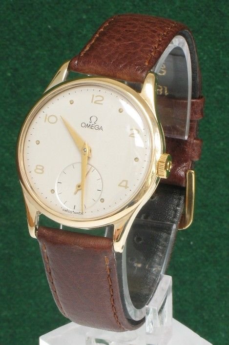 Stunning Solid 9ct Gold Omega Cal 266 Mens Watch C1957 with Box and Papers	
stunning Solid 9ct Gold Omega Cal 266 Mens Watch C1957 with Box and Papers