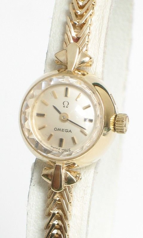 fig 2. EXQUISITE SOLID 9ct GOLD LADIES OMEGA COCKTAIL WATCH c1960