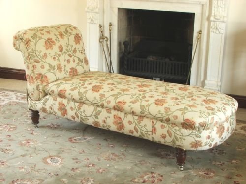 Beautiful Victorian William Morris Arts Crafts Day Bed or Chaise Longe C1890