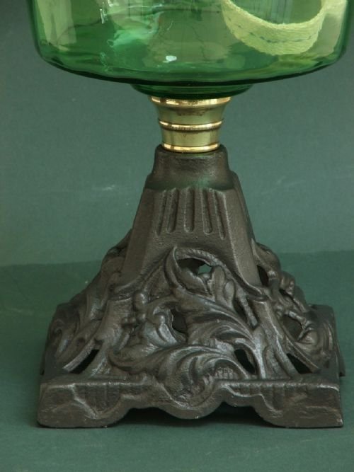 fig 3. BEAUTIFUL VICTORIAN CAST IRON AND GREEN GLASS OIL LAMP C1890