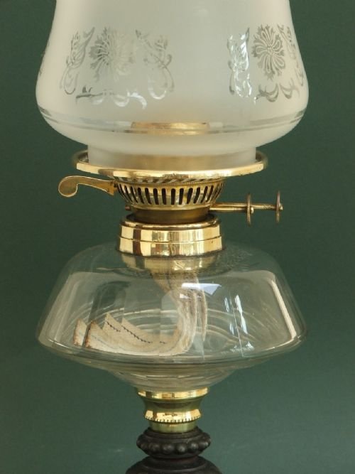 fig 1. BEAUTIFUL VICTORIAN CAST IRON AND VASELINE GLASS OIL LAMP C1890