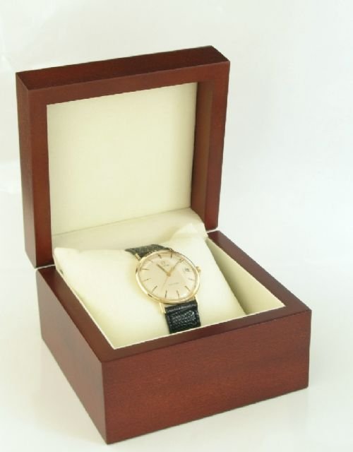 fig 4. SUPERB SOLID 9CT OMEGA GENEVE MENS DRESS WATCH C1960