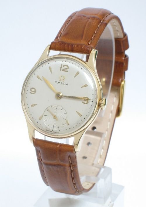 fig 1. SUPERB ORIGINAL SOLID 9ct GOLD OMEGA CALIBRE 28 MENS WATCH C1947-48