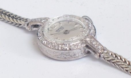 fig 3. EXQUISITE 18ct WHITE GOLD AND DIAMOND LADIES VERTEX REVUE COCKTAIL WATCH C1960