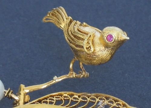 fig 1. EXQUISITE AND UNIQUE 14CT GOLD EDWARDIAN BROOCH OF A BIRD ON A LEAF c1910