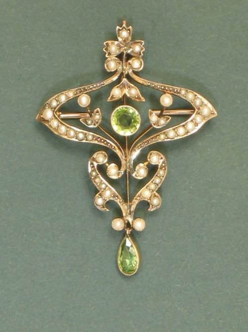 fig 1. LARGE EXQUISITE VICTORIAN ART NOUVEAU 9CT GOLD PERIDOT AND PEARL PENDANT AND BROOCH C1880