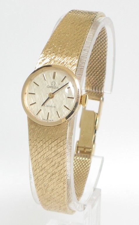 Beautiful Solid 9ct Gold Ladies Omega Cocktail Watch
