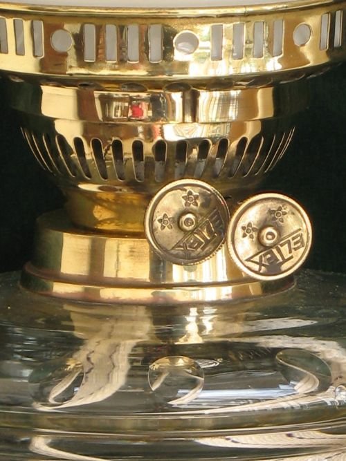 fig 3. BEAUTIFUL VICTORIAN SOLID BRASS OIL LAMP BY ELTEX AND VERITAS LAMP WORKS C1890