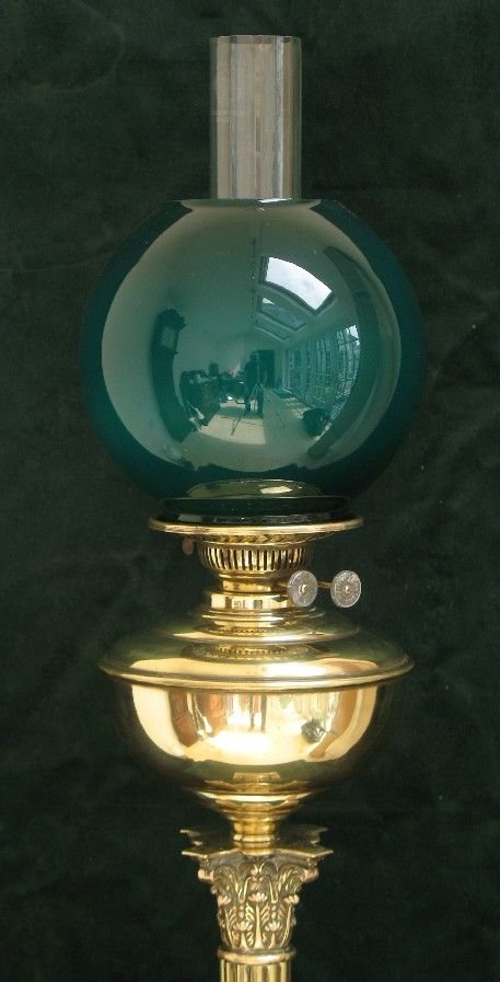 fig 2. BEAUTIFUL TALL VICTORIAN SOLID BRASS AND GREEN GLASS OIL LAMP C1890