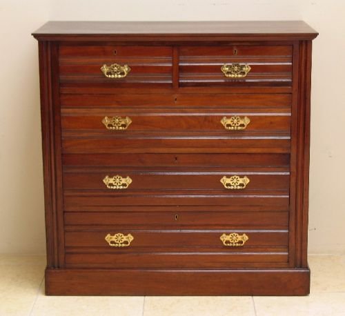 Beautiful Victorian Walnut Chest of Drawers C1890