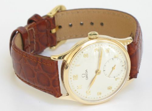 fig 2. STUNNING RARE SOLID 9ct GOLD OMEGA CALIBRE 30T2 MENS WATCH C1948-49