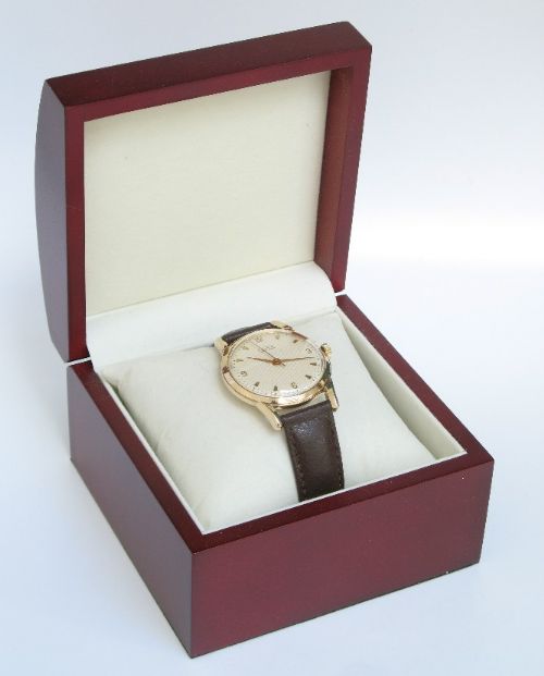 fig 4. STUNNING SOLID 9ct GOLD ROTARY MAXIMUS MENS WATCH C1954