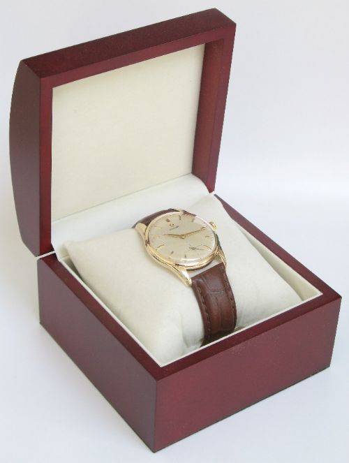 fig 4. STUNNING SOLID 9ct GOLD OMEGA CALIBRE 269 MENS WATCH C1960