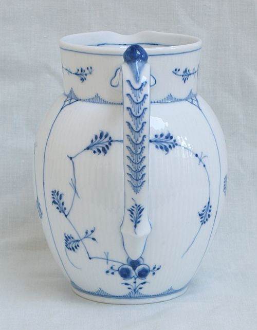 fig 1. RARE LARGE ROYAL COPENHAGEN BLUE FLUTED PLAIN MILK WATER JUG PITCHER DANMARK 1894-1900