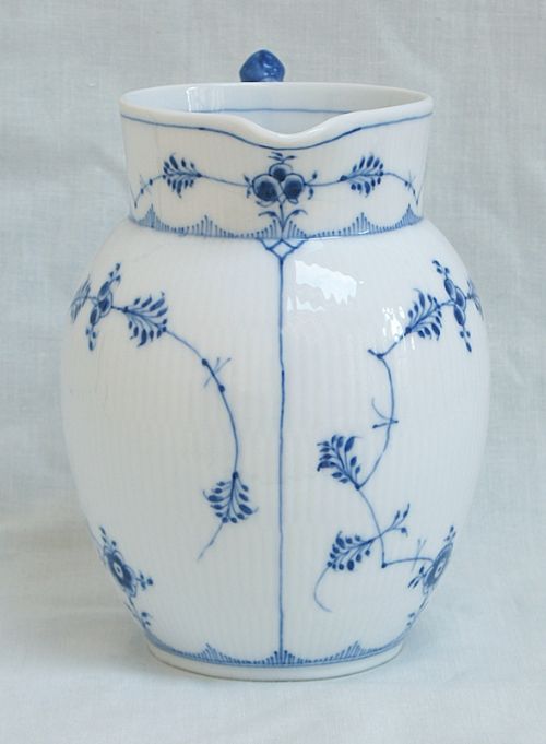 fig 2. RARE LARGE ROYAL COPENHAGEN BLUE FLUTED PLAIN MILK WATER JUG PITCHER DANMARK 1894-1900