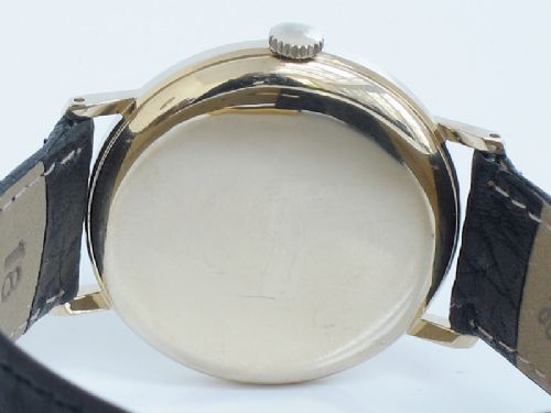 fig 2. STUNNING SOLID 18ct GOLD MOVADO CALIBRE 135 MENS WATCH 1960