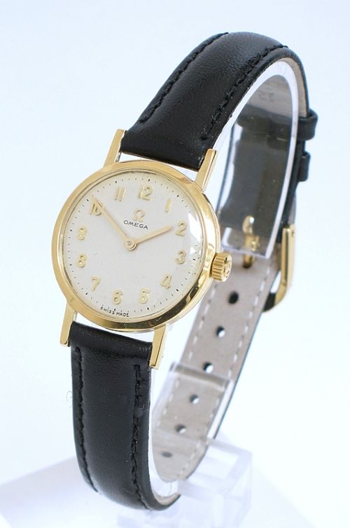Stunning Solid 18ct 18c Gold Ladies Omega Cocktail Watch with Papers