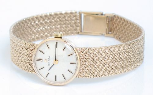 fig 4. EXQUISITE SOLID 9ct GOLD LADIES OMEGA COCKTAIL WATCH