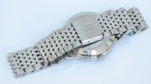 fig 4. STUNNING MINT ORIGINAL STAINLESS STEEL OMEGA GENEVE AUTOMATIC MENS WATCH