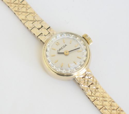 fig 6. EXQUISITE SOLID 9CT GOLD LADIES OMEGA COCKTAIL WATCH