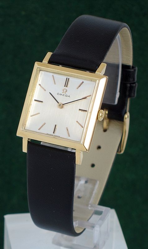 Stunning Solid 18ct Gold Omega Mens Dress Watch