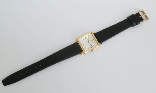 fig 6. STUNNING SOLID 18CT GOLD OMEGA MENS DRESS WATCH