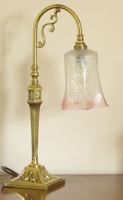 fig 3. BEAUTIFUL GENUINE SOLID BRASS EDWARDIAN DESK OR TABLE LAMP C1908