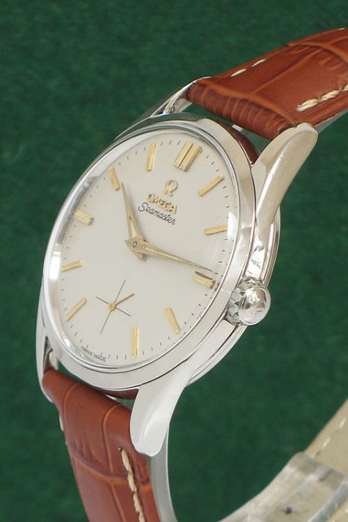 fig 2. RARE SUB SECONDS OMEGA SEAMASTER CALIBRE 267 MENS WATCH C1960