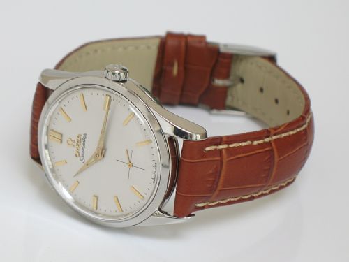 fig 3. RARE SUB SECONDS OMEGA SEAMASTER CALIBRE 267 MENS WATCH C1960