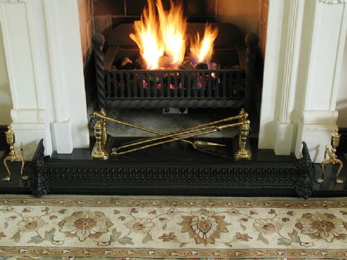 fig 1. STUNNING VICTORIAN CAST IRON FIRE FENDER C1870