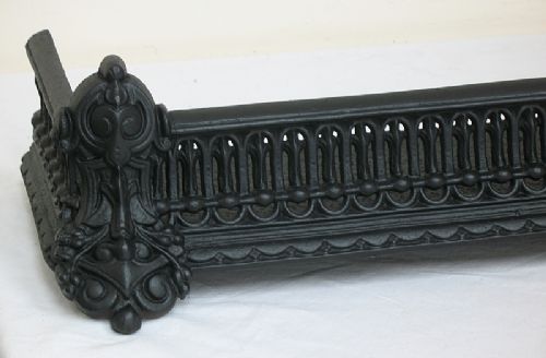 fig 2. STUNNING VICTORIAN CAST IRON FIRE FENDER C1870