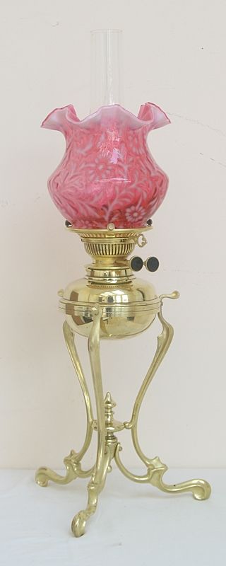 fig 3. BEAUTIFUL VICTORIAN BRASS AND CRANBERRY GLASS OIL LAMP C1890