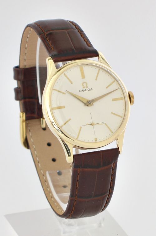 fig 1. STUNNING RARE SOLID 9CT GOLD OMEGA 30T2 MENS WATCH C1945-46