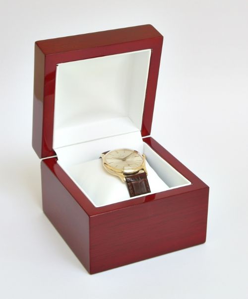 fig 8. STUNNING RARE SOLID 9CT GOLD OMEGA 30T2 MENS WATCH C1945-46