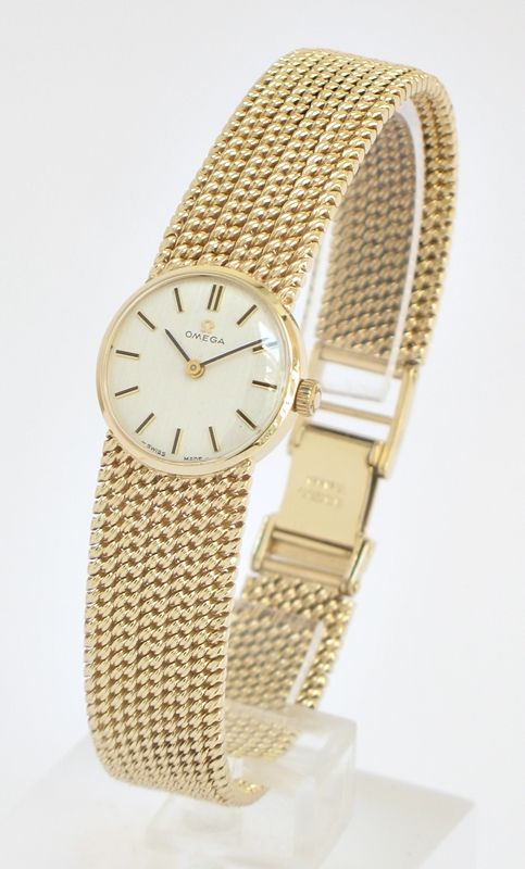 Exquisite Solid 9ct Gold Omega Ladies Cocktail Watch